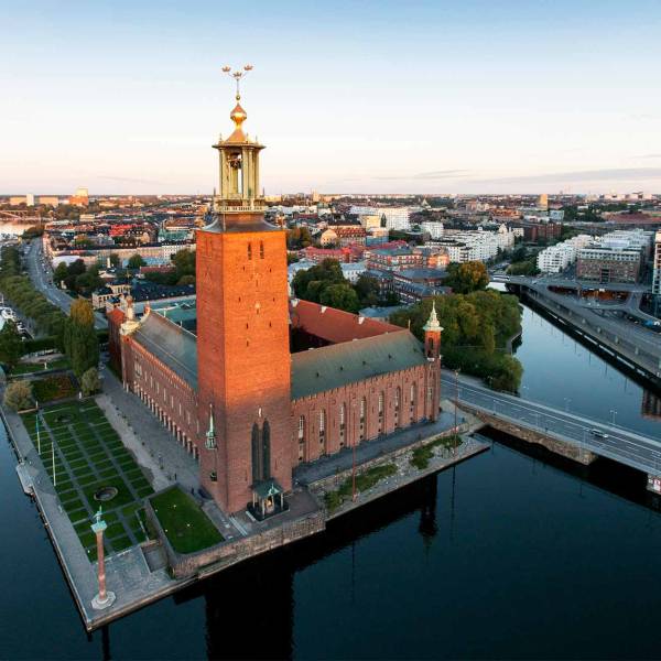 city-hall-aerial-2000